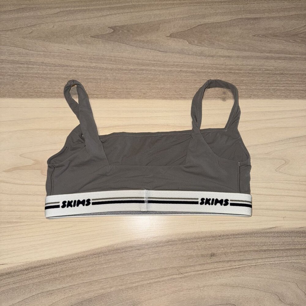 Skims Fits Everybody Smoke Grey Logo Scoop Bralette Women's X-Small XS - Picture 5 of 7